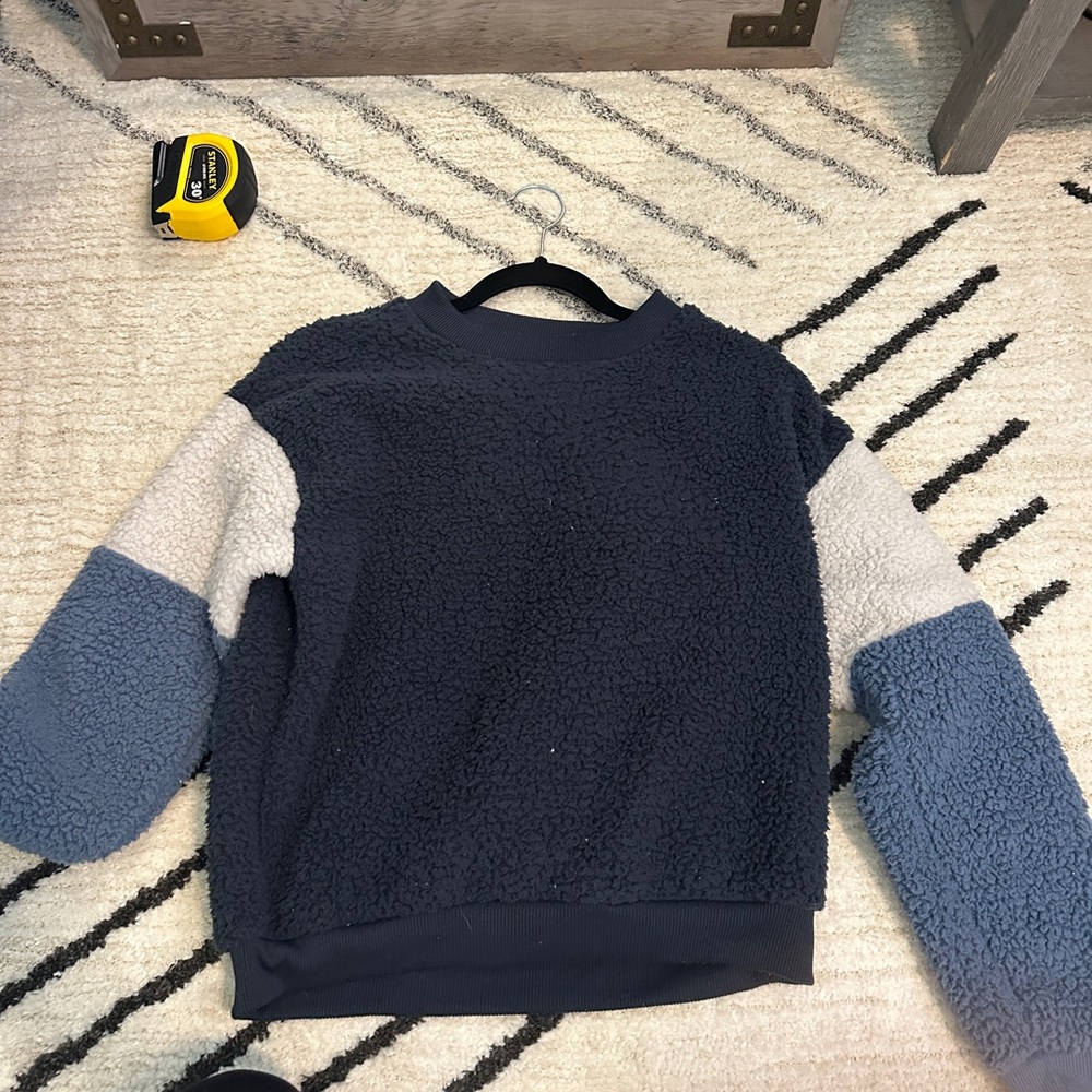 American Eagle Sherpa crewneck size extra small